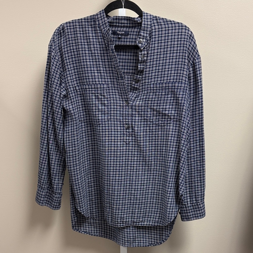 Madewell Navy and White Plaid Button Down Shirt